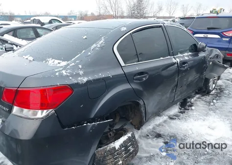 2013 Subaru Legacy 2.5I Premium из США, поврежденный, VIN 4S3BMCG63D3032261